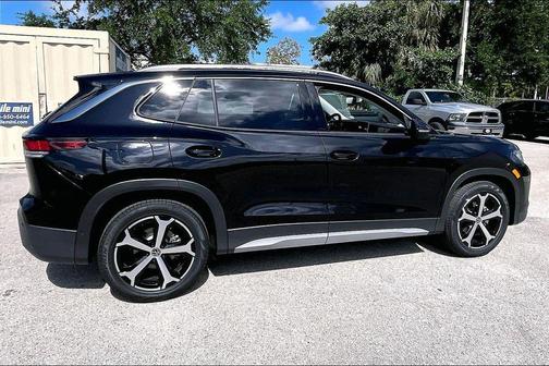 deep black pearl 2026 Volkswagen Tiguan 2.0T SE