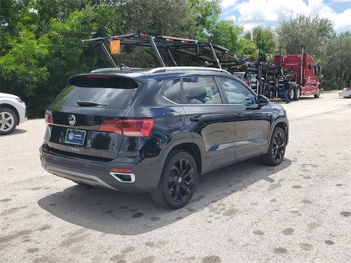 2024 Volkswagen Taos 1.5T SE