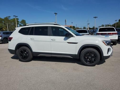 2025 Volkswagen Atlas 2.0T Peak Edition