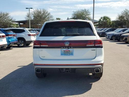 2025 Volkswagen Atlas 2.0T Peak Edition