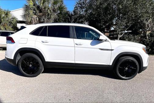 2026 Volkswagen Atlas Cross Sport 2.0T SE w/Technology