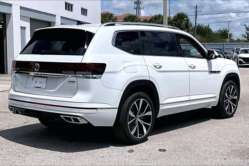 White Pearl 2026 Volkswagen Atlas 2.0T SEL Premium R-Line 4MOTION