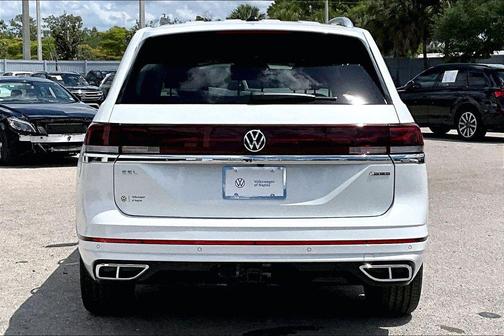 White Pearl 2026 Volkswagen Atlas 2.0T SEL Premium R-Line 4MOTION