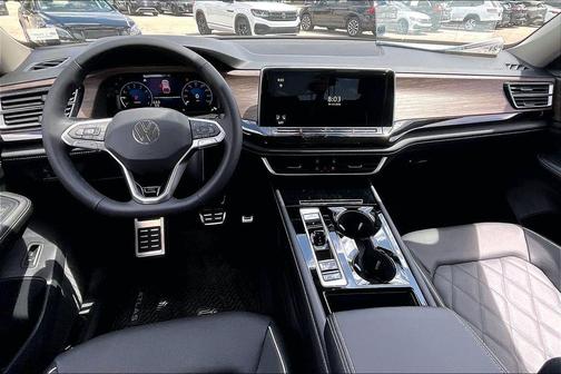 White Pearl 2026 Volkswagen Atlas 2.0T SEL Premium R-Line 4MOTION