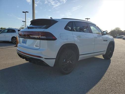2025 Volkswagen Atlas Cross Sport 2.0T SEL