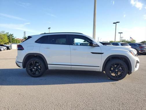 2025 Volkswagen Atlas Cross Sport 2.0T SEL