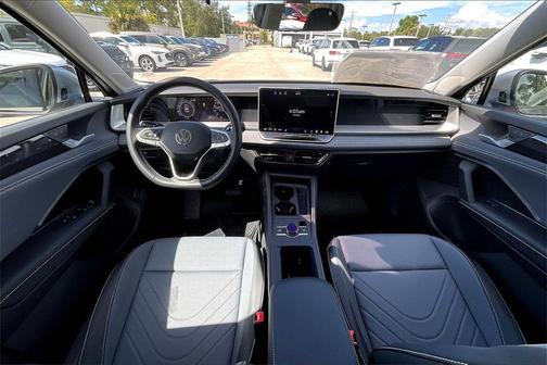 2025 Volkswagen Tiguan 2.0T SE 4MOTION