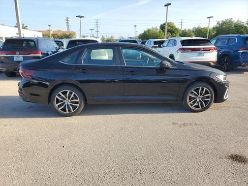 2025 Volkswagen Jetta 1.5T SE