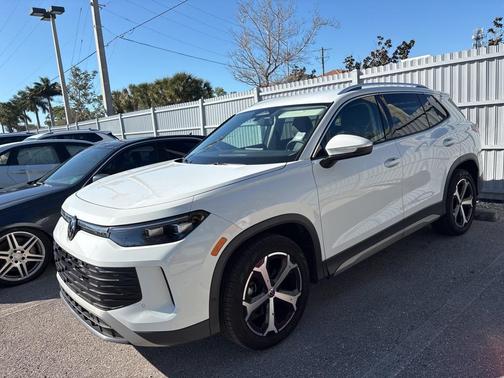 2025 Volkswagen Tiguan 2.0T SE