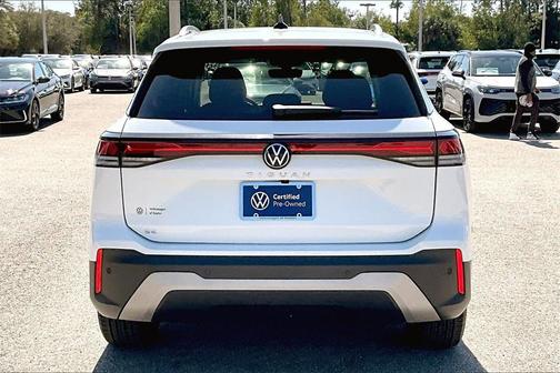 2025 Volkswagen Tiguan 2.0T SE