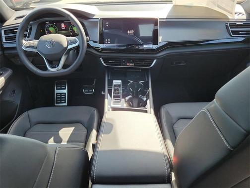 2025 Volkswagen Atlas Cross Sport 2.0T SEL