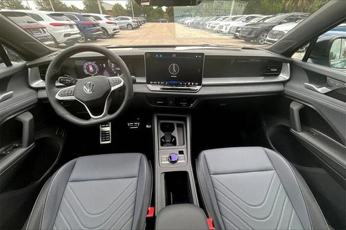 2025 Volkswagen Tiguan 2.0T SE R-Line Black