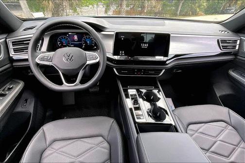 Mountain Lake B 2026 Volkswagen Atlas Cross Sport 2.0T SE w/Technology