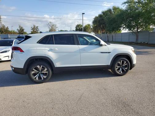 2025 Volkswagen Atlas Cross Sport 2.0T SE