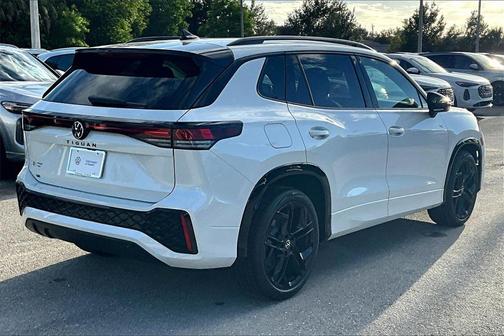 2025 Volkswagen Tiguan 2.0T SE R-Line Black