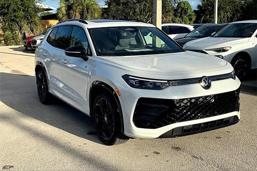 2025 Volkswagen Tiguan 2.0T SE R-Line Black