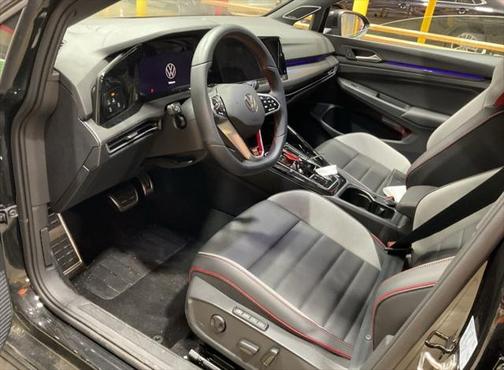2024 Volkswagen Golf GTI 2.0T SE DSG