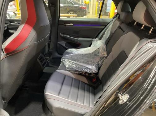 2024 Volkswagen Golf GTI 2.0T SE DSG