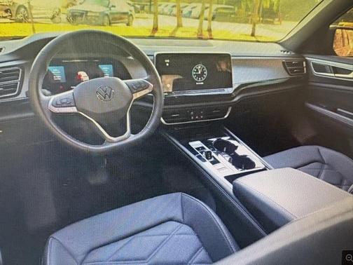 2024 Volkswagen Atlas Cross Sport 2.0T SE w/Technology