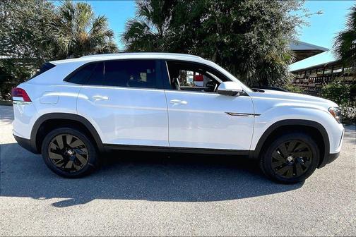 White Pearl 2026 Volkswagen Atlas Cross Sport 2.0T SE w/Technology