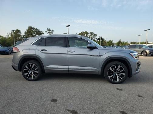 2025 Volkswagen Atlas Cross Sport 2.0T SEL Premium