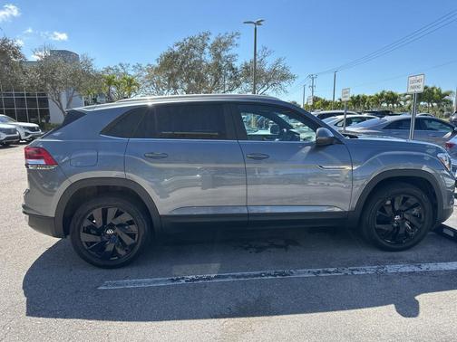 2024 Volkswagen Atlas Cross Sport 2.0T SE w/Technology