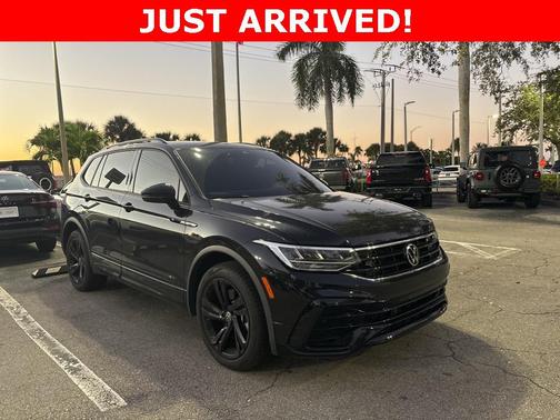 2023 Volkswagen Tiguan 2.0T SE R-Line Black