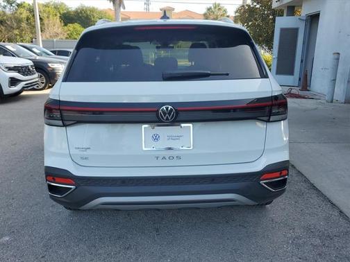 2025 Volkswagen Taos 1.5T SE