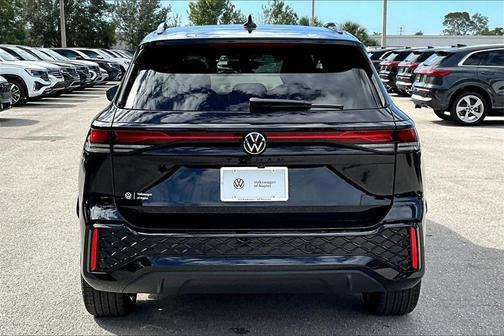 2026 Volkswagen Tiguan 2.0T SE R-Line Black