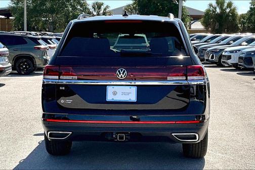 deep black pearl 2026 Volkswagen Atlas 2.0T SE w/Technology