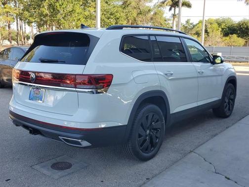 2025 Volkswagen Atlas 2.0T SE w/Technology