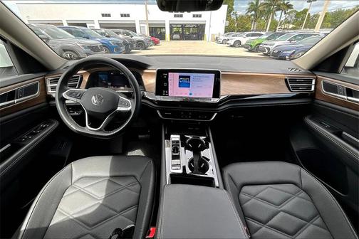 2025 Volkswagen Atlas 2.0T SE w/Technology