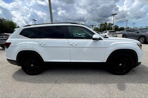2025 Volkswagen Atlas 2.0T SE w/Technology