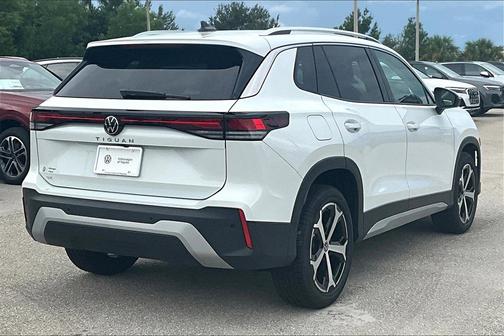 2025 Volkswagen Tiguan 2.0T SE