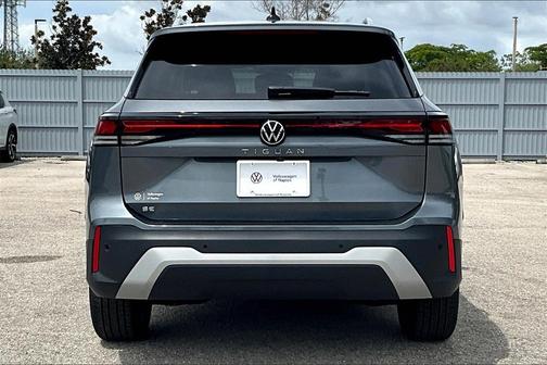 2025 Volkswagen Tiguan 2.0T SE