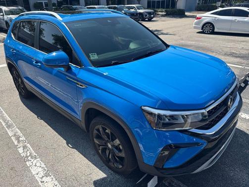 Cornflower Blue 2023 Volkswagen Taos 1.5T SE