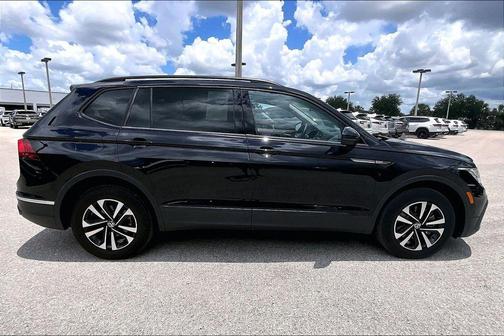 Deep Black Pearl 2023 Volkswagen Tiguan 2.0T S