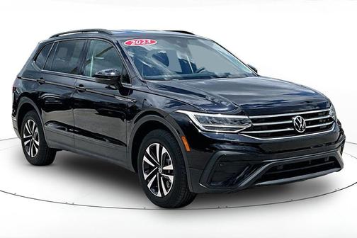 Deep Black Pearl 2023 Volkswagen Tiguan 2.0T S