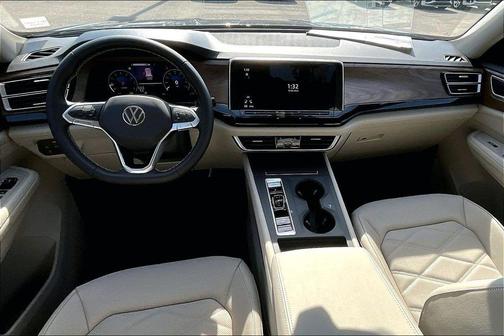 Deep Black Pearl 2026 Volkswagen Atlas 2.0T SE
