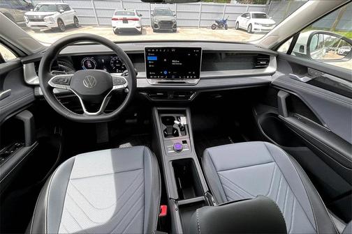 2025 Volkswagen Tiguan 2.0T SE 4MOTION