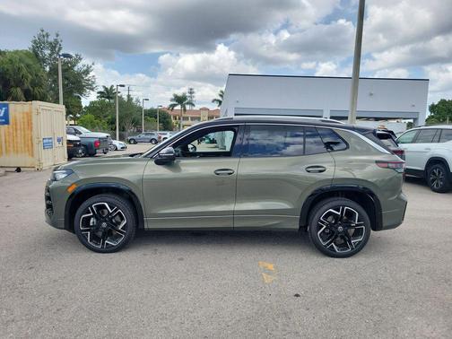Avocado Green w/Deep Black Roof 2026 Volkswagen Tiguan 2.0T SEL R-Line 4MOTION