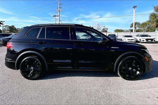 2024 Volkswagen Tiguan 2.0T SE R-Line Black
