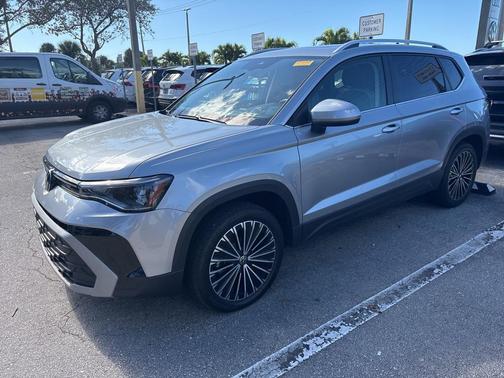 2025 Volkswagen Taos 1.5T SE