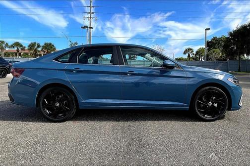 2025 Volkswagen Jetta 1.5T SE