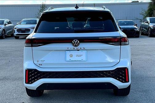 2026 Volkswagen Tiguan 2.0T SE R-Line Black