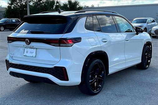 2026 Volkswagen Tiguan 2.0T SE R-Line Black