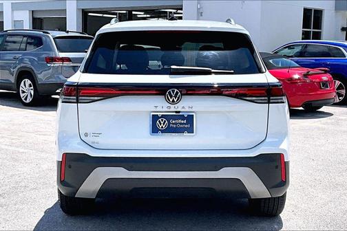 Pure White 2026 Volkswagen Tiguan 2.0T SE