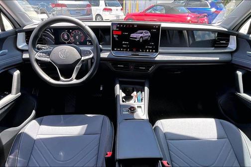 Pure White 2026 Volkswagen Tiguan 2.0T SE