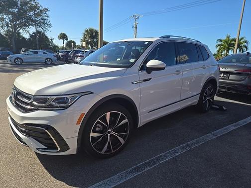 2022 Volkswagen Tiguan 2.0T SEL R-Line 4MOTION