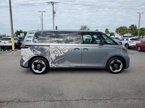 2025 Volkswagen ID. Buzz Pro S